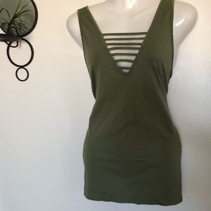 TANK TOP CAGED DETAIL SLIMMING TANK